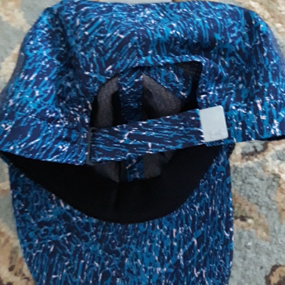 *Host Pick*Under Armour Armourvent ladies hat - Picture 8 of 16